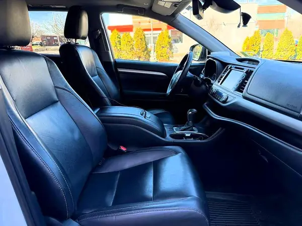 5TDJZRFHXKS575797 2019 TOYOTA HIGHLANDER - Image 8