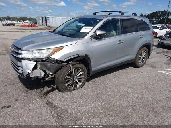 5TDJZRFHXKS579560 2019 TOYOTA HIGHLANDER - Image 2