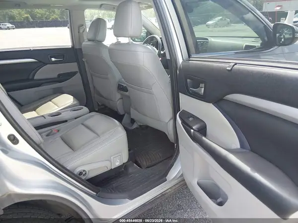 5TDJZRFHXKS579560 2019 TOYOTA HIGHLANDER - Image 8