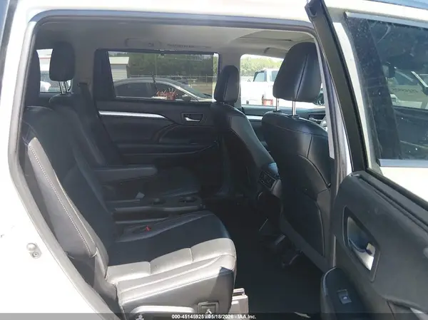 5TDJZRFHXKS579607 2019 TOYOTA HIGHLANDER - Image 8