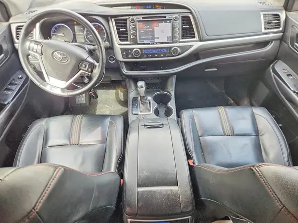 5TDJZRFHXKS583219 2019 TOYOTA HIGHLANDER - Image 8