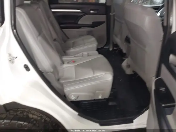5TDJZRFHXKS583351 2019 TOYOTA HIGHLANDER - Image 8