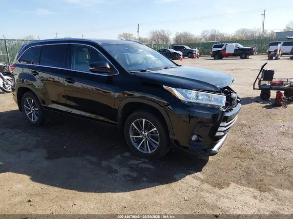 5TDJZRFHXKS584418 2019 TOYOTA HIGHLANDER - Image 1