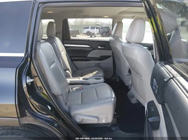 5TDJZRFHXKS584418 2019 TOYOTA HIGHLANDER - Image 8