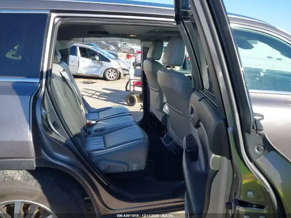 5TDJZRFHXKS585066 2019 TOYOTA HIGHLANDER - Image 8