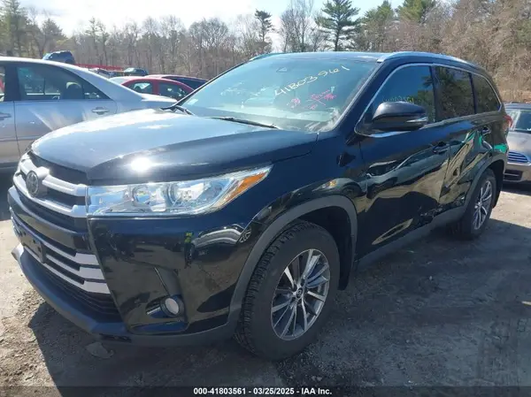 5TDJZRFHXKS592342 2019 TOYOTA HIGHLANDER - Image 2
