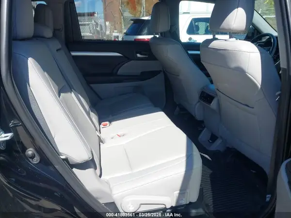 5TDJZRFHXKS592342 2019 TOYOTA HIGHLANDER - Image 8