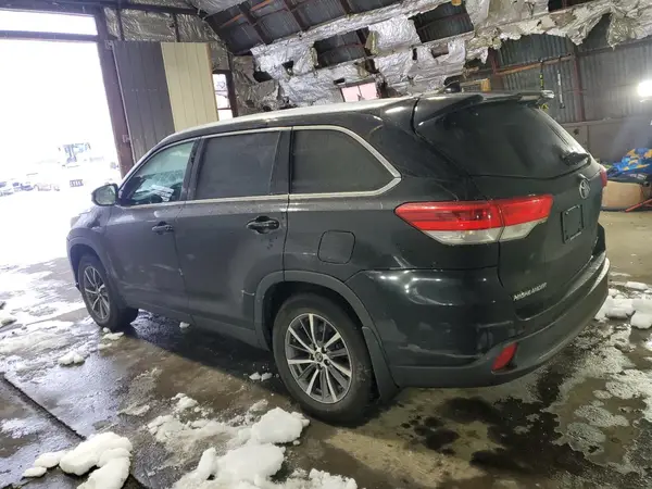 5TDJZRFHXKS592874 2019 TOYOTA HIGHLANDER - Image 2