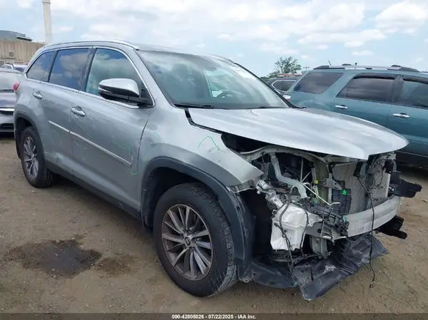 5TDJZRFHXKS593006 2019 TOYOTA HIGHLANDER - Image 1