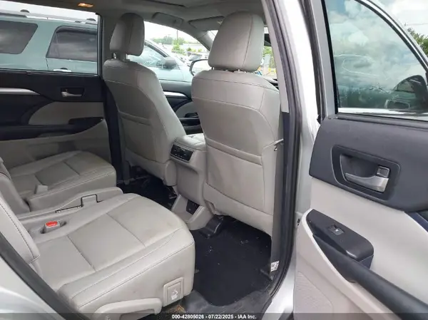 5TDJZRFHXKS593006 2019 TOYOTA HIGHLANDER - Image 8