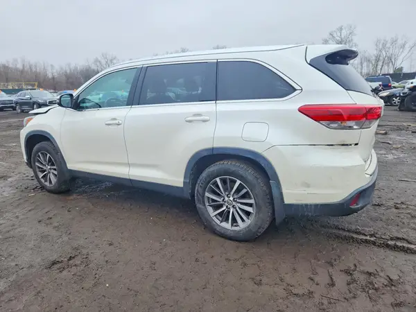 5TDJZRFHXKS593345 2019 TOYOTA HIGHLANDER - Image 2