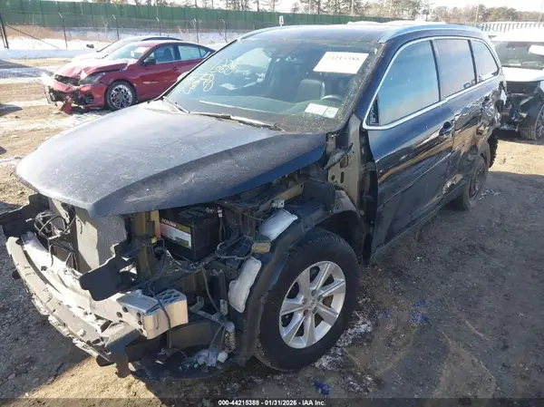 5TDJZRFHXKS594477 2019 TOYOTA HIGHLANDER - Image 2