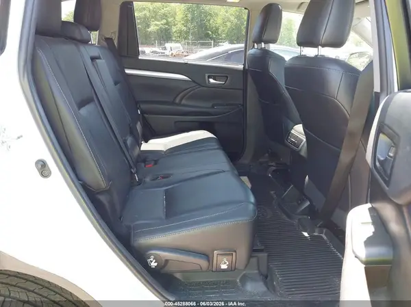 5TDJZRFHXKS601055 2019 TOYOTA HIGHLANDER - Image 8