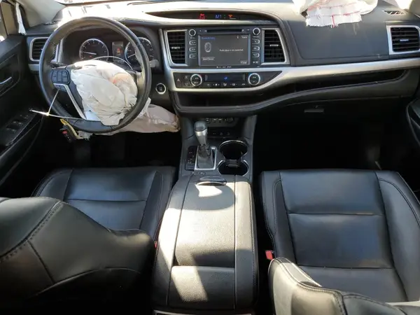 5TDJZRFHXKS601606 2019 TOYOTA HIGHLANDER - Image 8