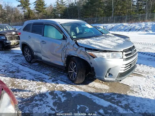 5TDJZRFHXKS602092 2019 TOYOTA HIGHLANDER - Image 1