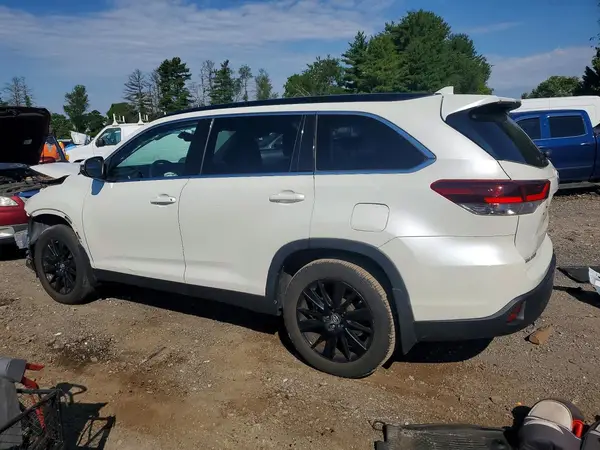 5TDJZRFHXKS602805 2019 TOYOTA HIGHLANDER - Image 2