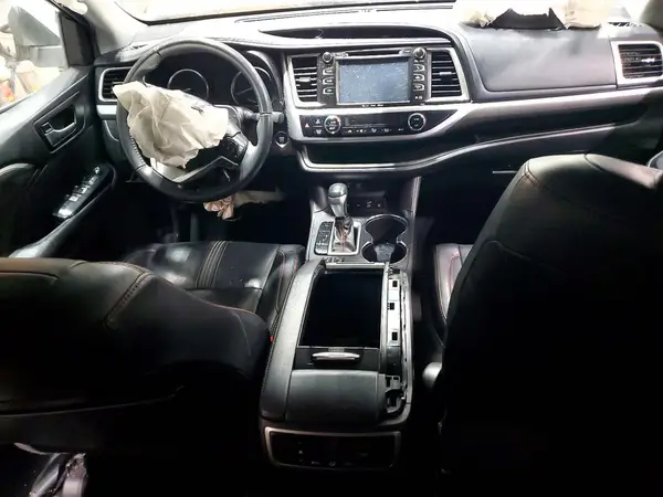 5TDJZRFHXKS603663 2019 TOYOTA HIGHLANDER - Image 8
