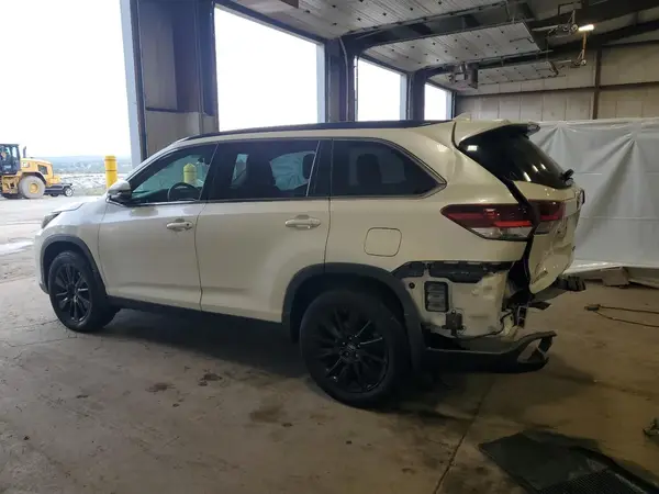5TDJZRFHXKS609642 2019 TOYOTA HIGHLANDER - Image 2