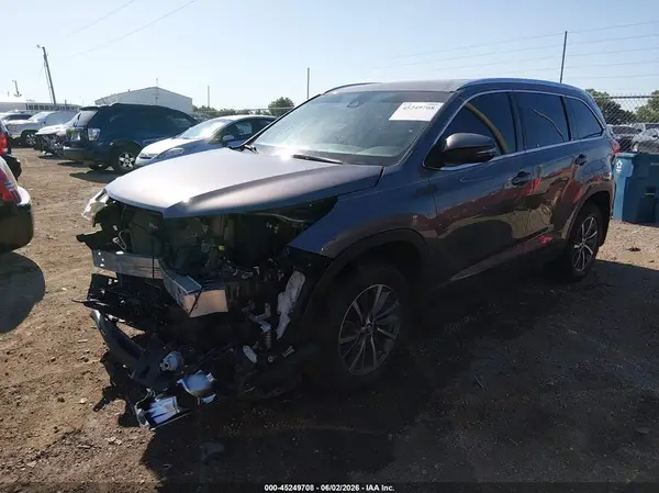 5TDJZRFHXKS611357 2019 TOYOTA HIGHLANDER - Image 2