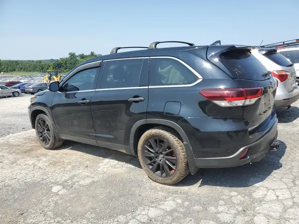 5TDJZRFHXKS611794 2019 TOYOTA HIGHLANDER - Image 2