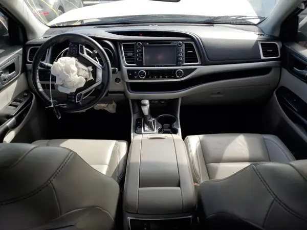 5TDJZRFHXKS616770 2019 TOYOTA HIGHLANDER - Image 8