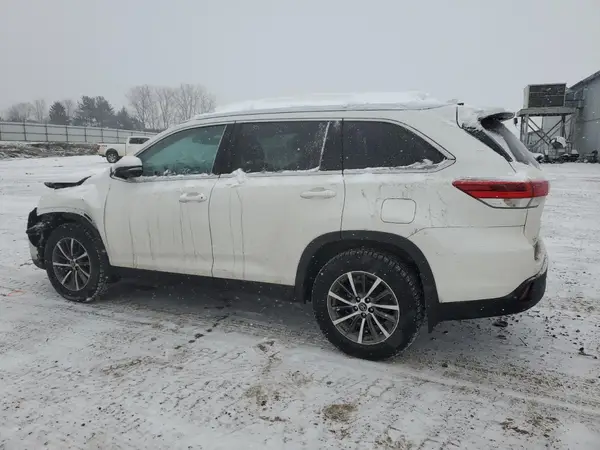 5TDJZRFHXKS617496 2019 TOYOTA HIGHLANDER - Image 2