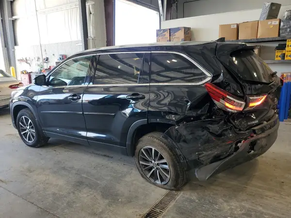 5TDJZRFHXKS618325 2019 TOYOTA HIGHLANDER - Image 2