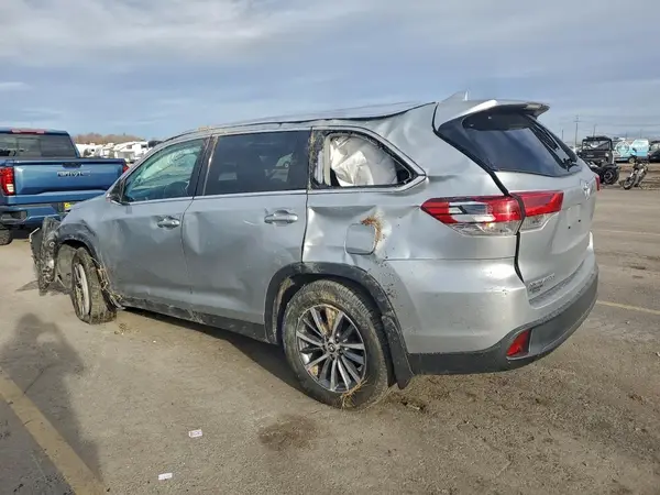 5TDJZRFHXKS622049 2019 TOYOTA HIGHLANDER - Image 2