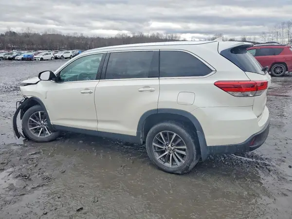 5TDJZRFHXKS622598 2019 TOYOTA HIGHLANDER - Image 2