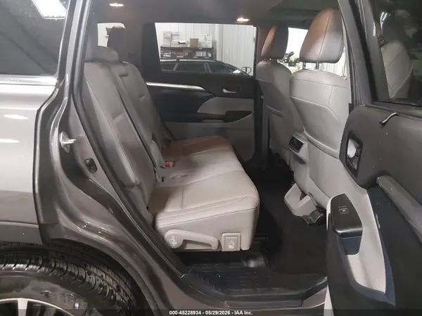 5TDJZRFHXKS622861 2019 TOYOTA HIGHLANDER - Image 8