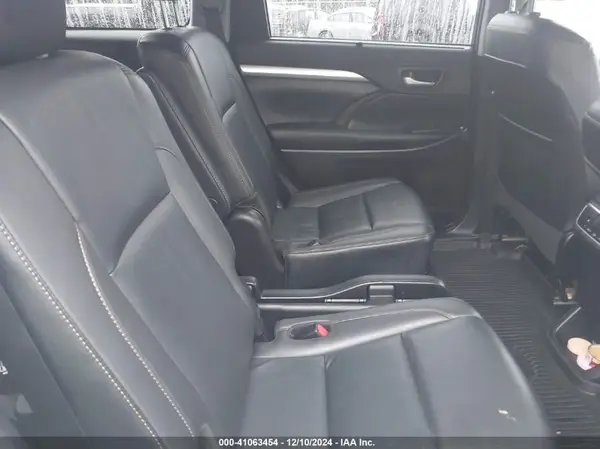 5TDJZRFHXKS622987 2019 TOYOTA HIGHLANDER - Image 8
