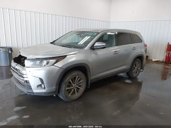 5TDJZRFHXKS713094 2019 TOYOTA HIGHLANDER - Image 2