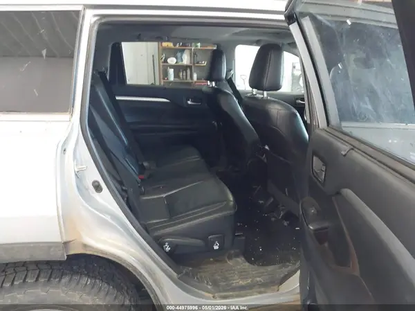 5TDJZRFHXKS713094 2019 TOYOTA HIGHLANDER - Image 8
