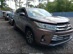 5TDJZRFHXKS715332 2019 TOYOTA HIGHLANDER