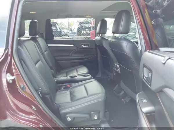 5TDJZRFHXKS717758 2019 TOYOTA HIGHLANDER - Image 8