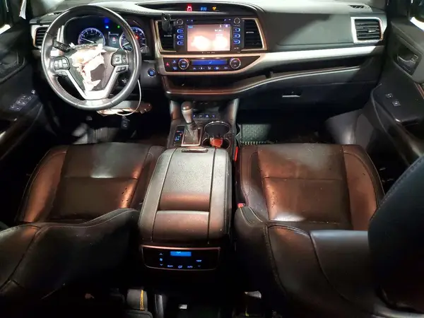 5TDJZRFHXKS745091 2019 TOYOTA HIGHLANDER - Image 8