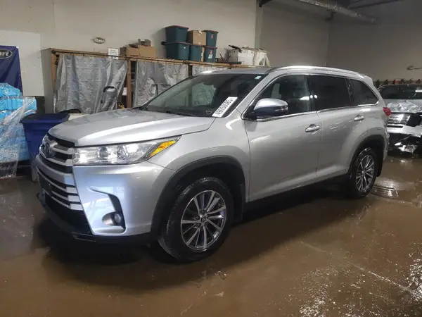5TDJZRFHXKS745415 2019 TOYOTA HIGHLANDER - Image 1