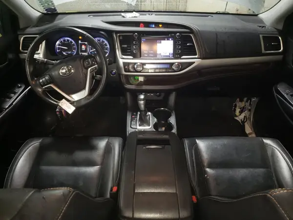 5TDJZRFHXKS745415 2019 TOYOTA HIGHLANDER - Image 8