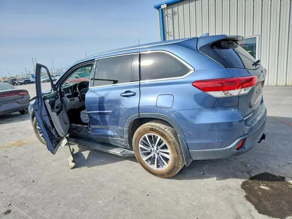 5TDJZRFHXKS918737 2019 TOYOTA HIGHLANDER - Image 2