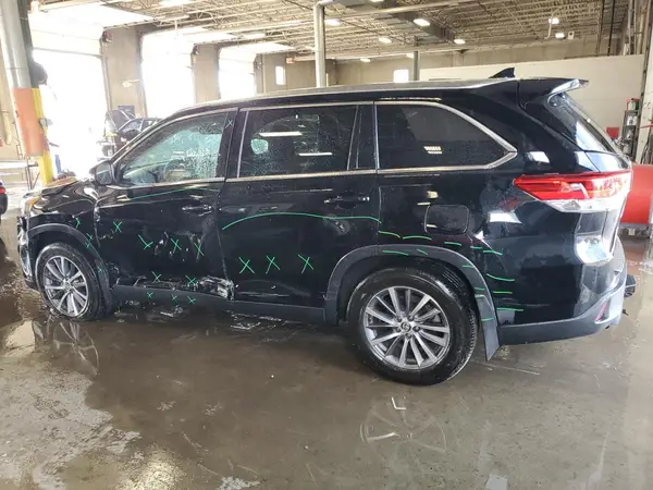 5TDJZRFHXKS922822 2019 TOYOTA HIGHLANDER - Image 2