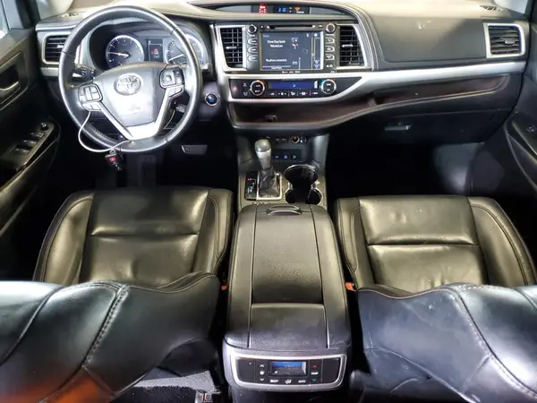 5TDJZRFHXKS922822 2019 TOYOTA HIGHLANDER - Image 8