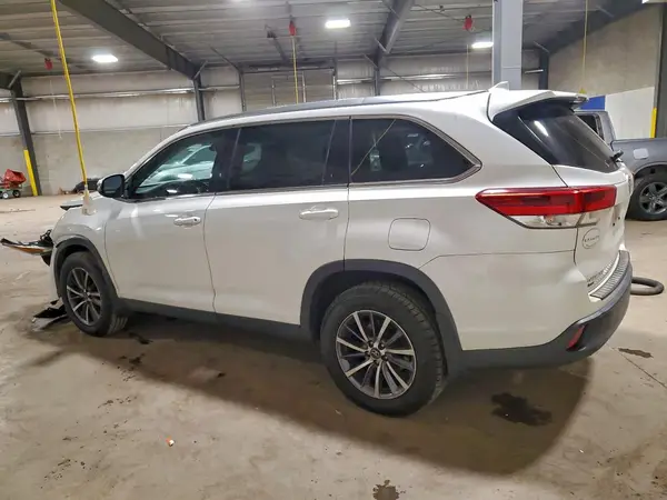 5TDJZRFHXKS926093 2019 TOYOTA HIGHLANDER - Image 2