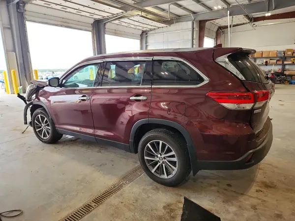 5TDJZRFHXKS927115 2019 TOYOTA HIGHLANDER - Image 2