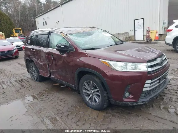 5TDJZRFHXKS934114 2019 TOYOTA HIGHLANDER - Image 1