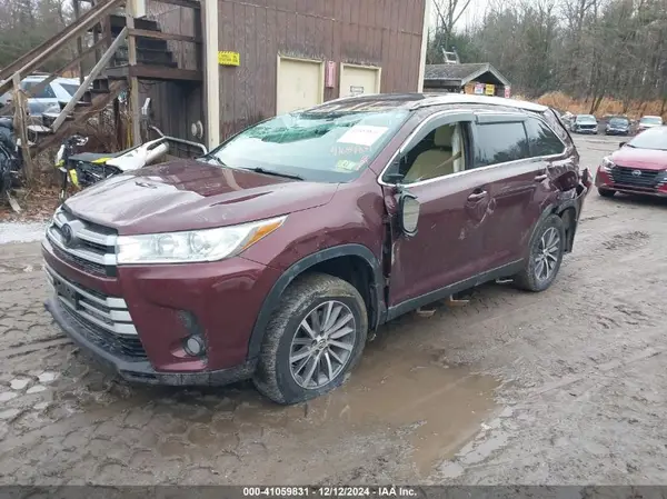 5TDJZRFHXKS934114 2019 TOYOTA HIGHLANDER - Image 2