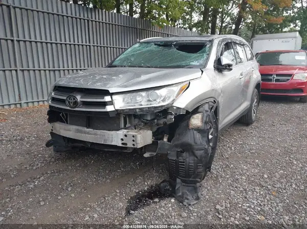 5TDJZRFHXKS937210 2019 TOYOTA HIGHLANDER - Image 2