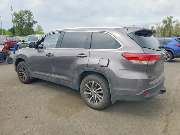 5TDJZRFHXKS953407 2019 TOYOTA HIGHLANDER - Image 2