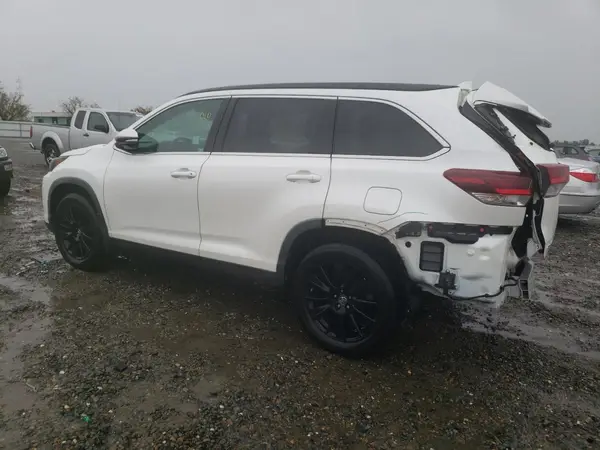 5TDJZRFHXKS955884 2019 TOYOTA HIGHLANDER - Image 2