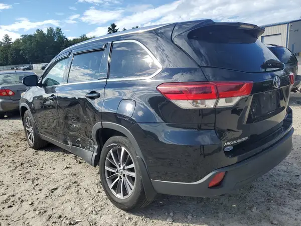 5TDJZRFHXKS963337 2019 TOYOTA HIGHLANDER - Image 2