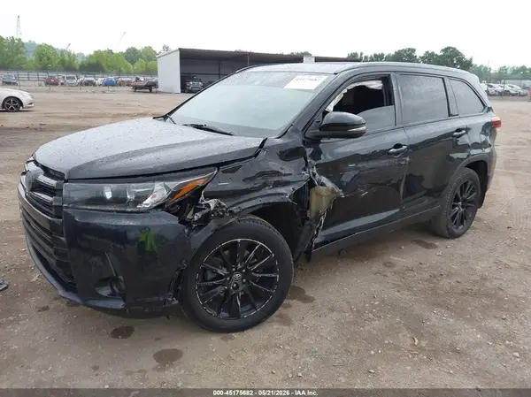 5TDJZRFHXKS969347 2019 TOYOTA HIGHLANDER - Image 2